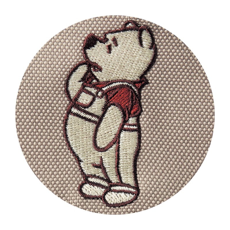 刺繍アップ（くまのプーさん）