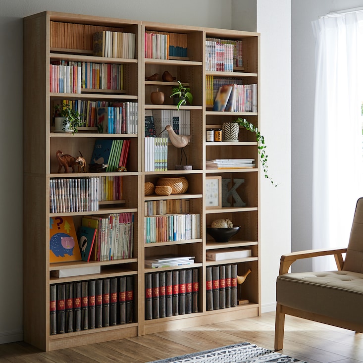 1cmピッチで可動出来るダブル棚板本棚