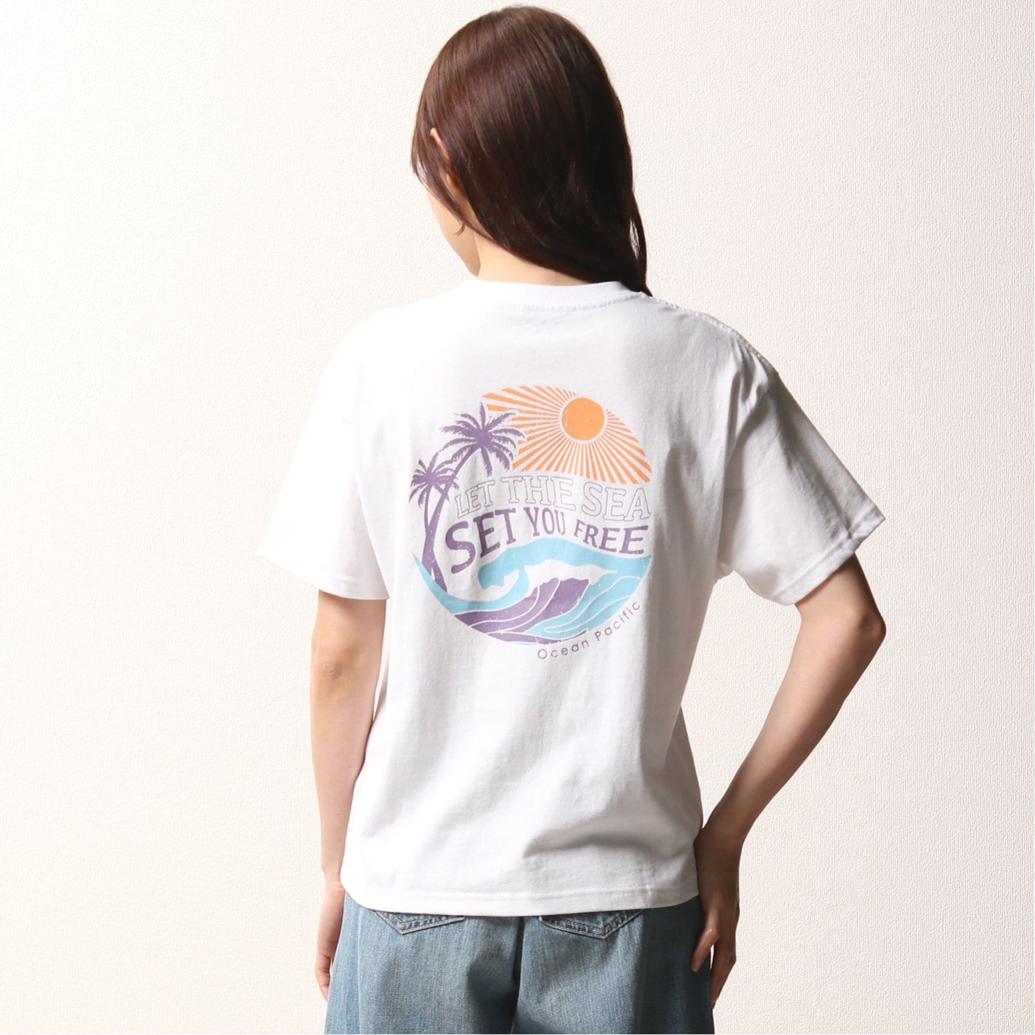 半袖バックモチーフプリントTシャツ