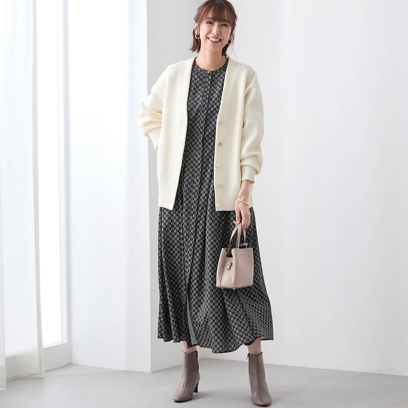 モデル身長169cm／M　※写真は撮影用のため着丈+10cmになります。