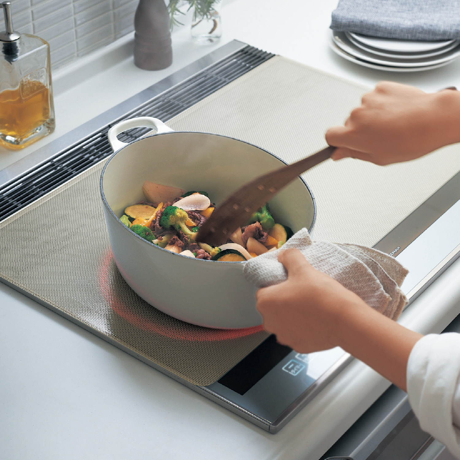 【BELLE MAISON DAYS】IHを丸ごとカバーできる焼け焦げ防止IHマット 【BELLE MAISON DAYS】IHを丸ごとカバーできる焼け焦げ防止IHマット