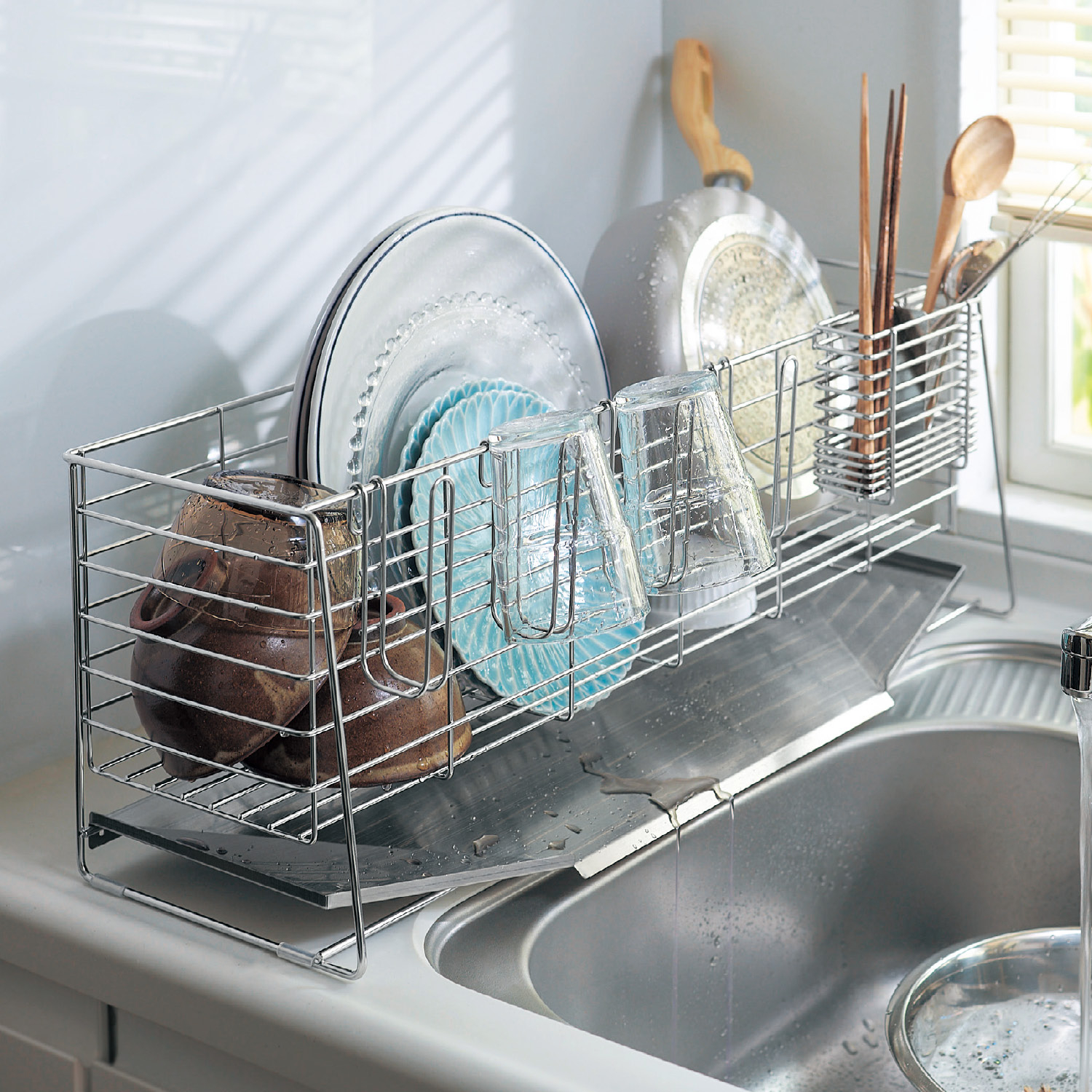 スリムなのに深さがあってたっぷり収納できるステンレス製水切りかご <奥行47cm/奥行57cm> スリムなのに深さがあってたっぷり収納できるステンレス製水切りかご <奥行47cm/奥行57cm>