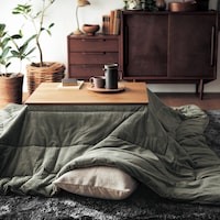 ベージュ×カーキ／正方形　※天板サイズ約75×60cmのこたつを使用