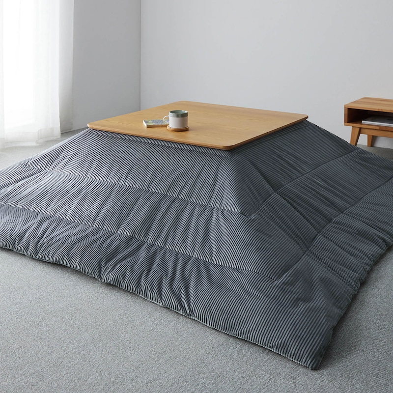 アイボリー×チャコール／正方形　※天板サイズ約75×75cmのこたつを使用