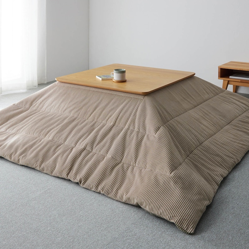 ベージュ×カーキ／正方形　※天板サイズ約75×75cmのこたつを使用