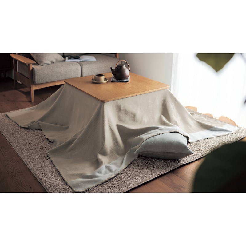 ベージュ系／正方形　※天板サイズ約75×75cmのこたつを使用