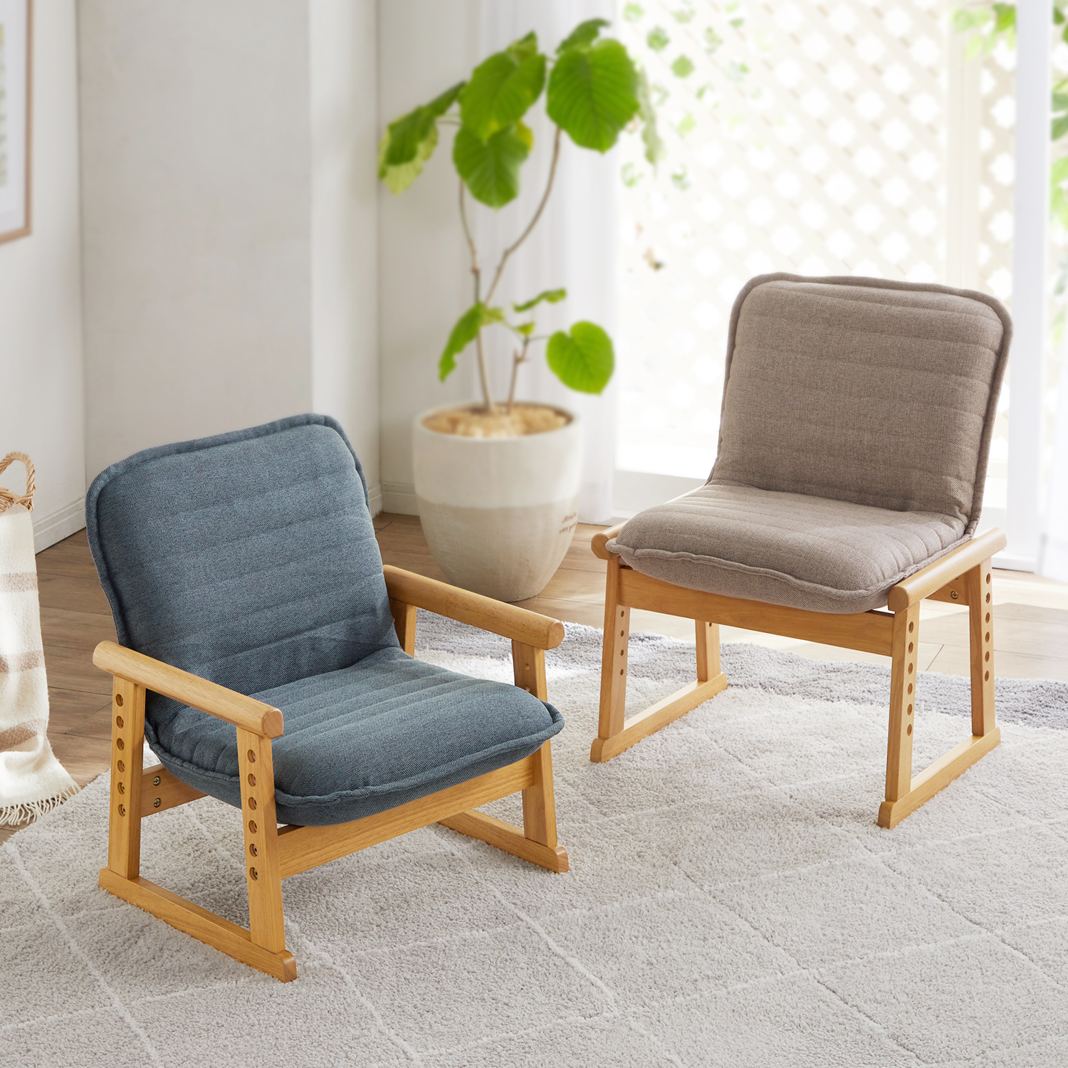 【ベルメゾン】座面の高さが変えられるコンパクトアームチェア 【ベルメゾン】座面の高さが変えられるコンパクトアームチェア