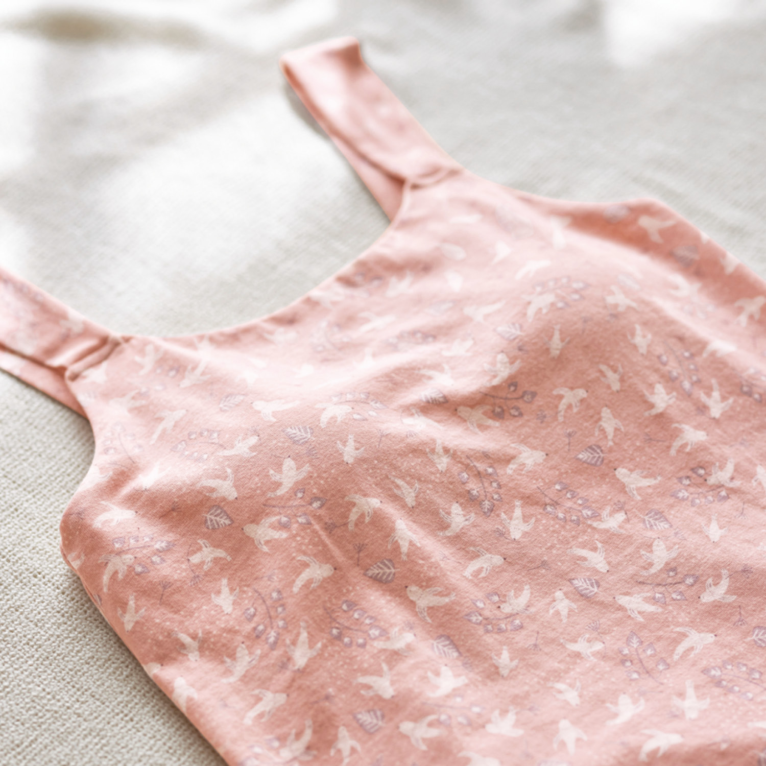 【ミニラボ/mini labo】大人のためのカップ付きリラックスタンクトップ 「ミニラボ」