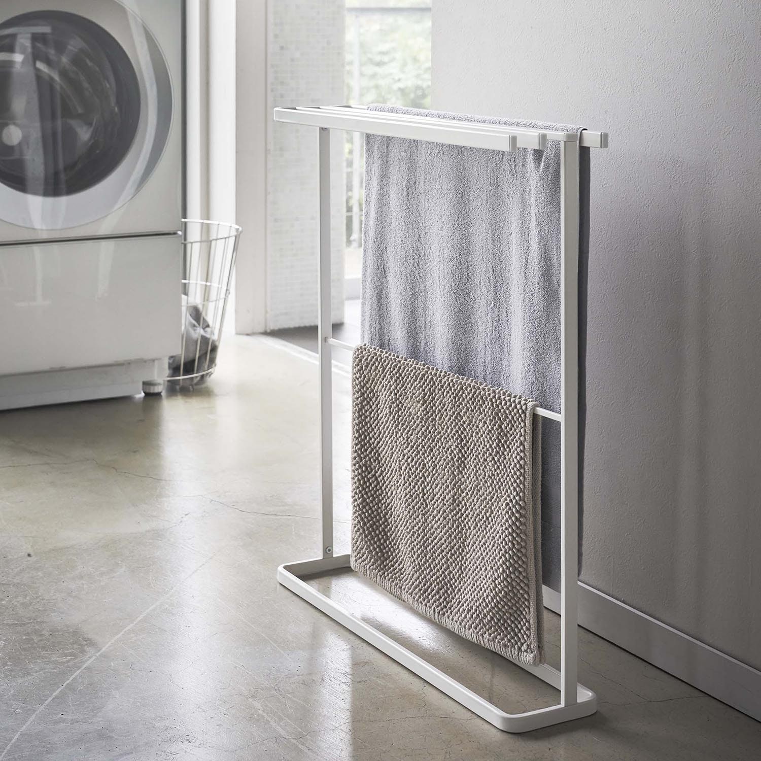 横から掛けられるバスタオルハンガースリム(タワー/tower) 横から掛けられるバスタオルハンガースリム(タワー/tower)