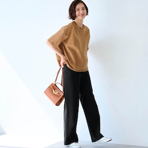 モデル身長168cm／M・股下70cm ※写真は撮影用のため股下+6cmになります。ブラック着用