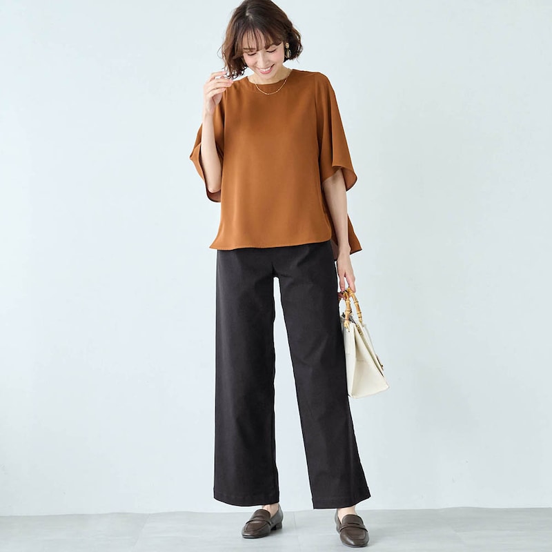 モデル身長169cm／M・股下70cm　※写真は撮影用のため、股下+6cmになります。