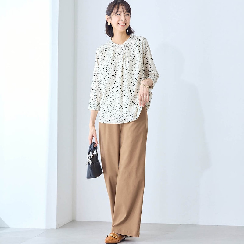 モデル身長169cm／M・股下70cm ※写真は撮影用のため股下+6cmになります。