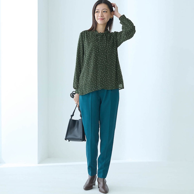 モデル身長172cm／M　＜ダークグリーン系小紋＞