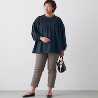 モデル身長168.5cm／4L・股下68cm