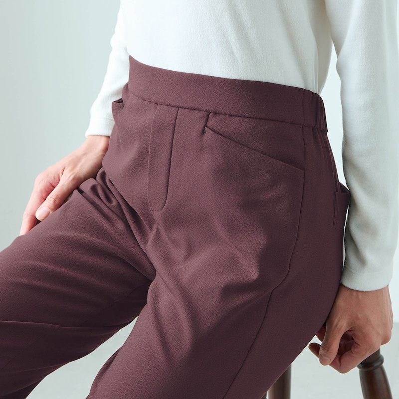 L字型ポケットで開きにくく、座った姿勢も美しい