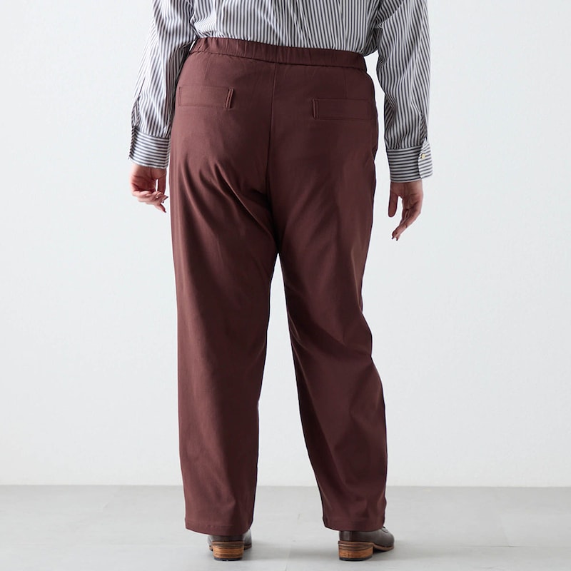 モデル身長168cm／4L・股下72cm