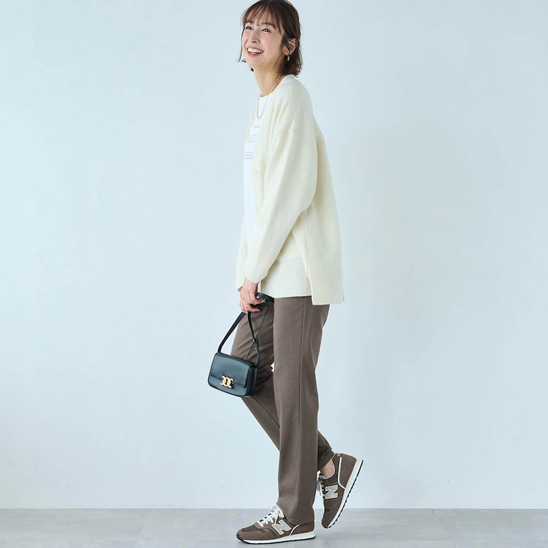 モデル身長169cm／M・股下72cm ※写真は撮影用のため股下+6cmになります。