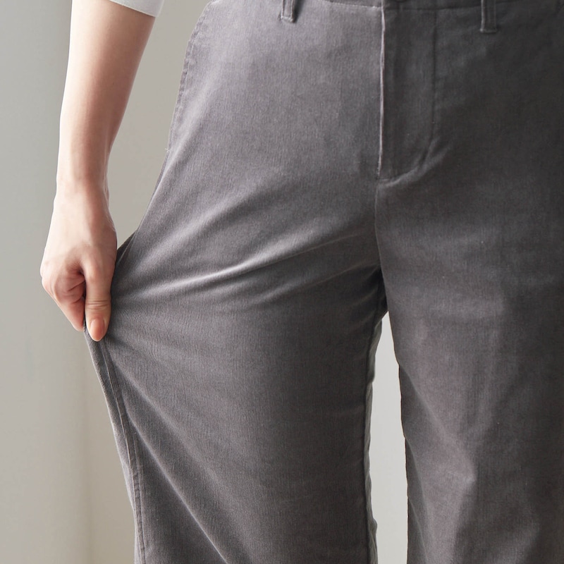 ストレッチ性のある素材で動きやすい