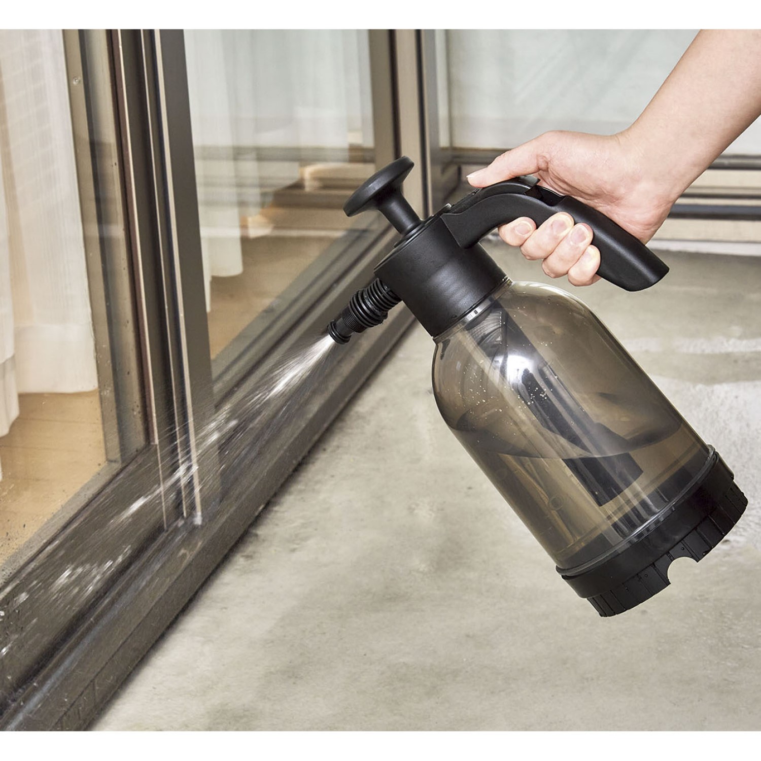 【ベルメゾン】水が出ない場所でも使えるポンプ式ジェット泡洗浄クリーナー