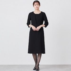 モデル身長165cm・９号サイズ着用