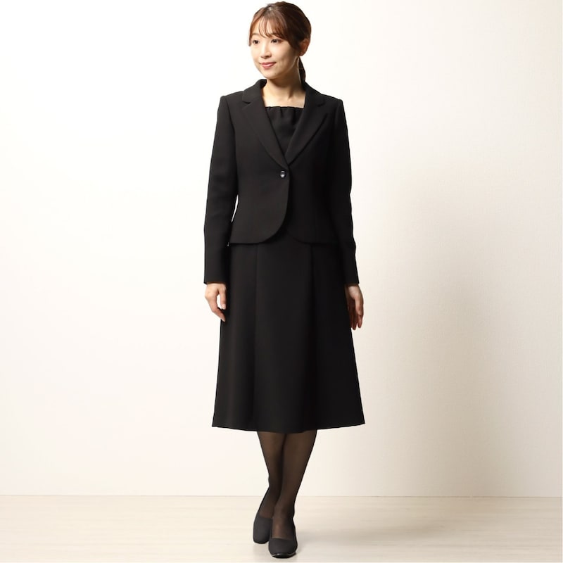 モデル身長166cm・９号サイズ着用