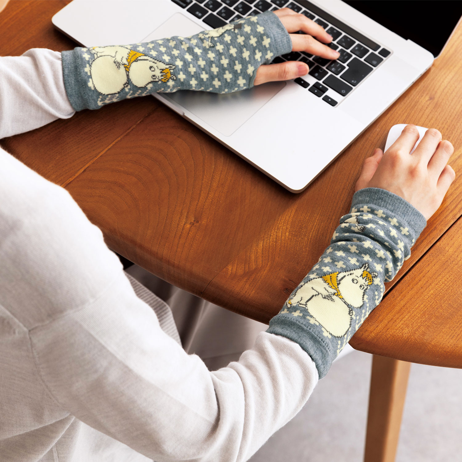 【ムーミン/MOOMIN】ムーミン ハンドウォーマー 【ムーミン/MOOMIN】ムーミン ハンドウォーマー