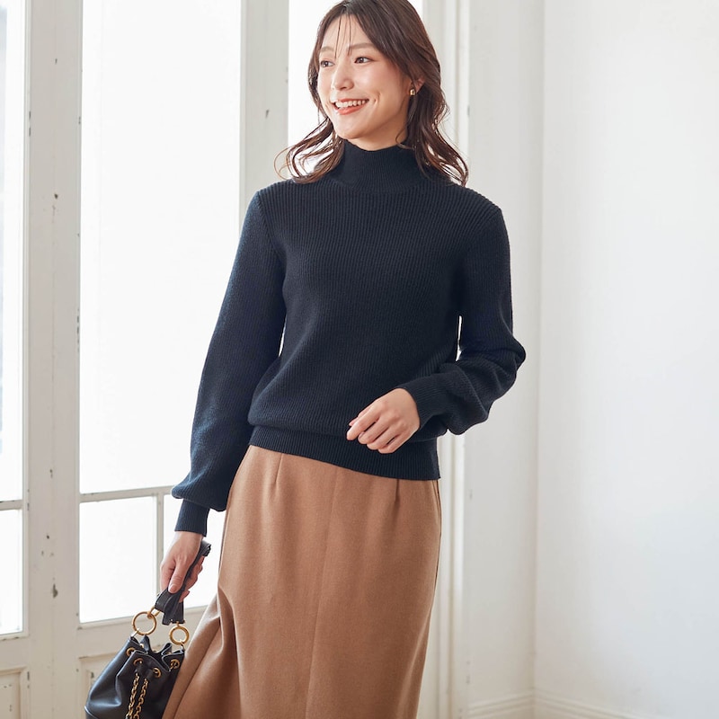 モデル身長170cm／M ニットのみ着用＜ブラック系＞