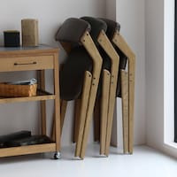 使わない時は折りたためます。