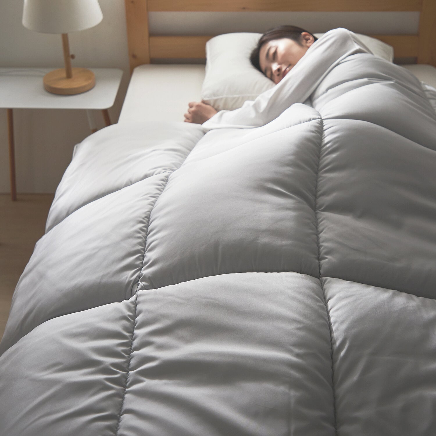 ハウスダストを考えたホコリが出にくい抗菌防臭・防ダニ掛け布団(BELLE