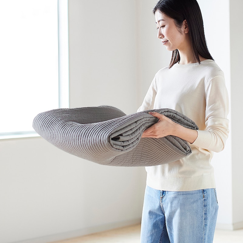 やわらかく薄手なのでたためばコンパクト。汚れたら家庭で丸洗いが可能