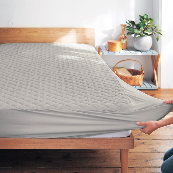 【ベルメゾン】【在庫限りのお買得】 綿混素材を使った側面のびのびボックスシーツ型敷きパッド