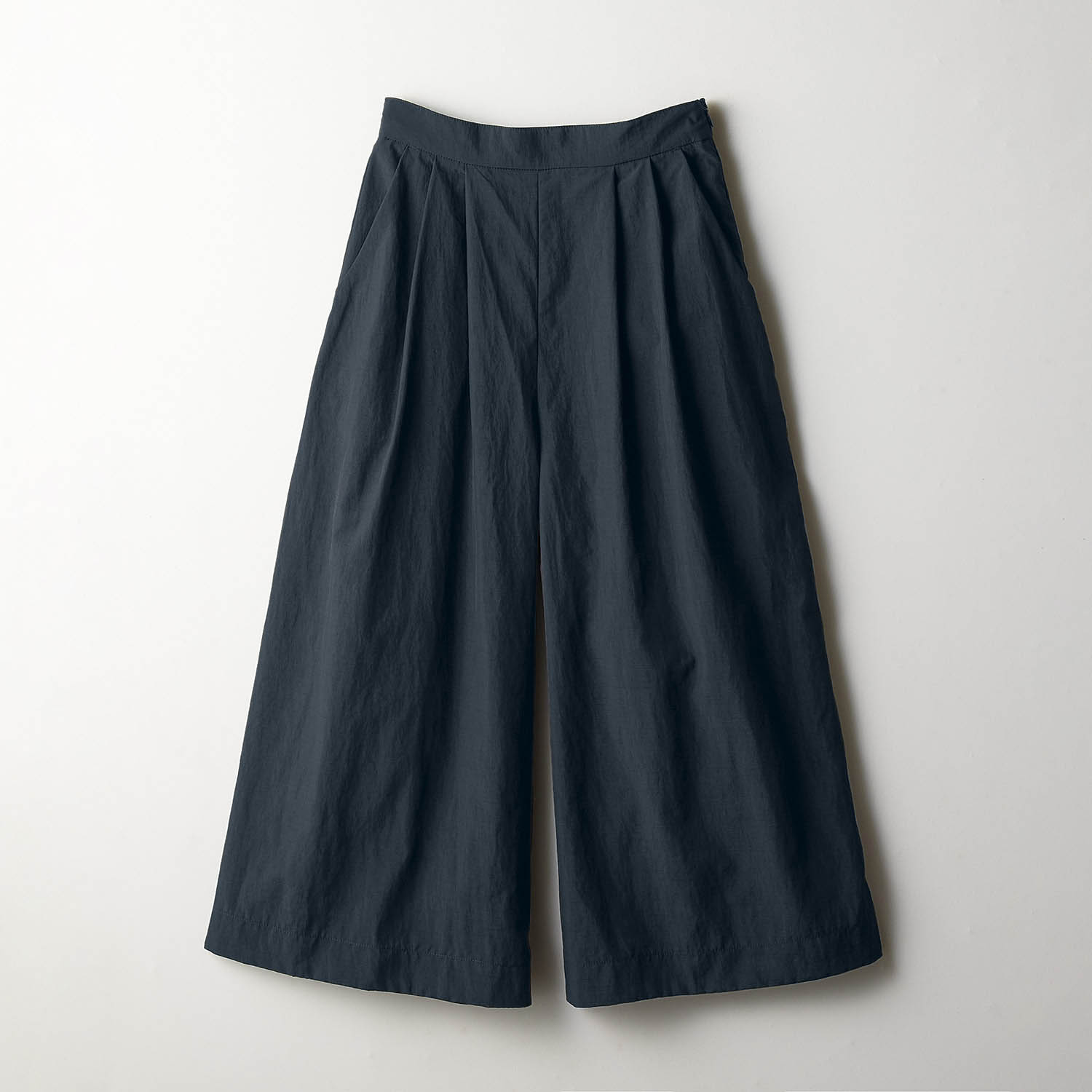 裾汚れが防止できる!ワイドクロップド撥水ナイロンパンツ(ウエスト調節可) 【子供ズボン】 裾汚れが防止できる!ワイドクロップド撥水ナイロンパンツ(ウエスト調節可) 【子供ズボン】