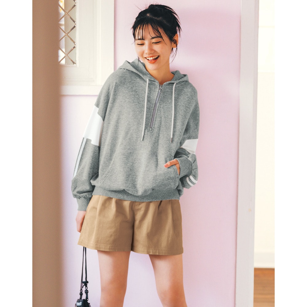 ベージュ／モデル身長164cm・サイズJ-M