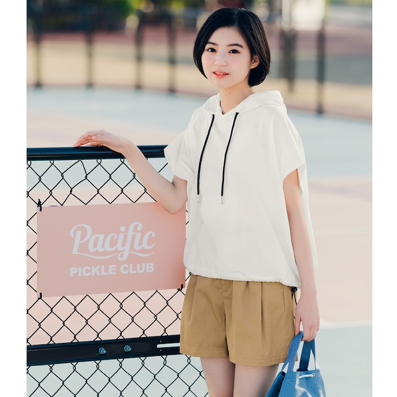 ベージュ／モデル身長158cm・サイズJ-M