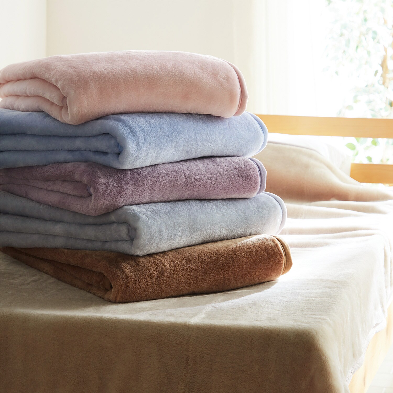 【ロマンス小杉】6色から選べる吸湿発熱ニューマイヤー毛布[日本製]画像