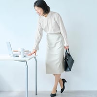 モデル身長168cm／M・股下68cm ※ブラウスのみ着用