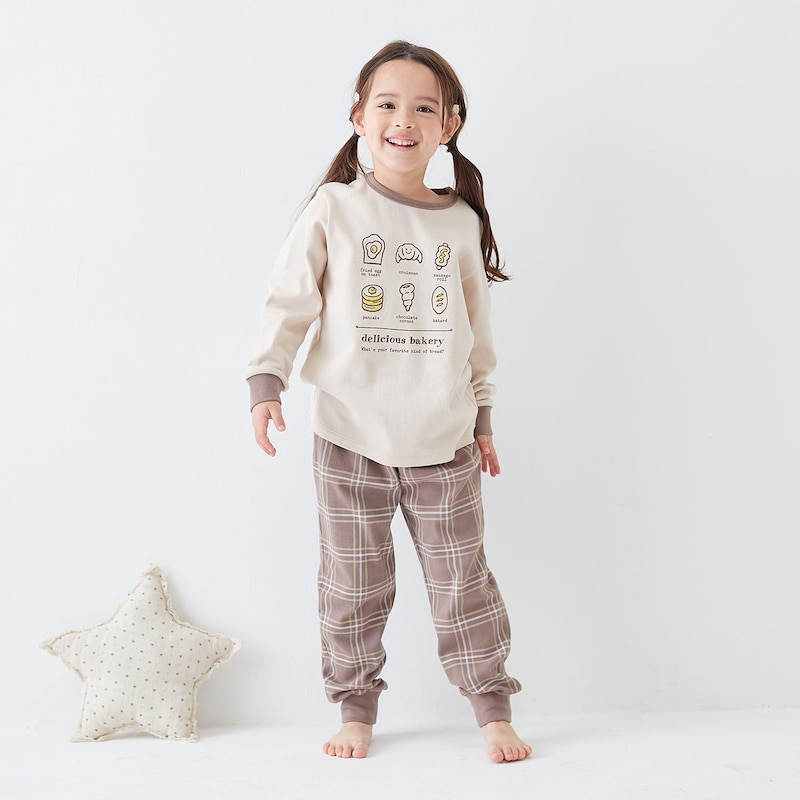 クリームイエロー（パン）／モデル身長106cm・110サイズ着用(26年春新色)