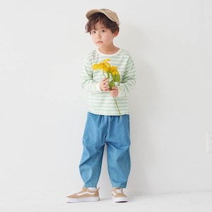 アイスブルー／モデル身長107cm・110サイズ着用