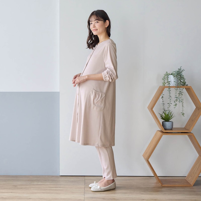 モデル身長164cm・マタニティMサイズ着用