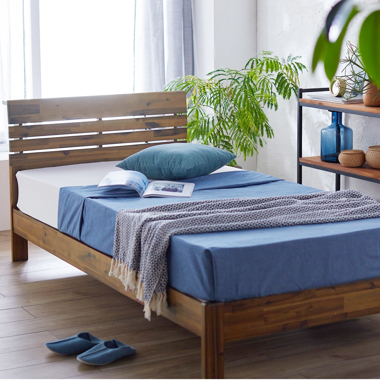 【ベルメゾン】ヴィンテージ調コンセント付きすのこベッド 【ベルメゾン】ヴィンテージ調コンセント付きすのこベッド