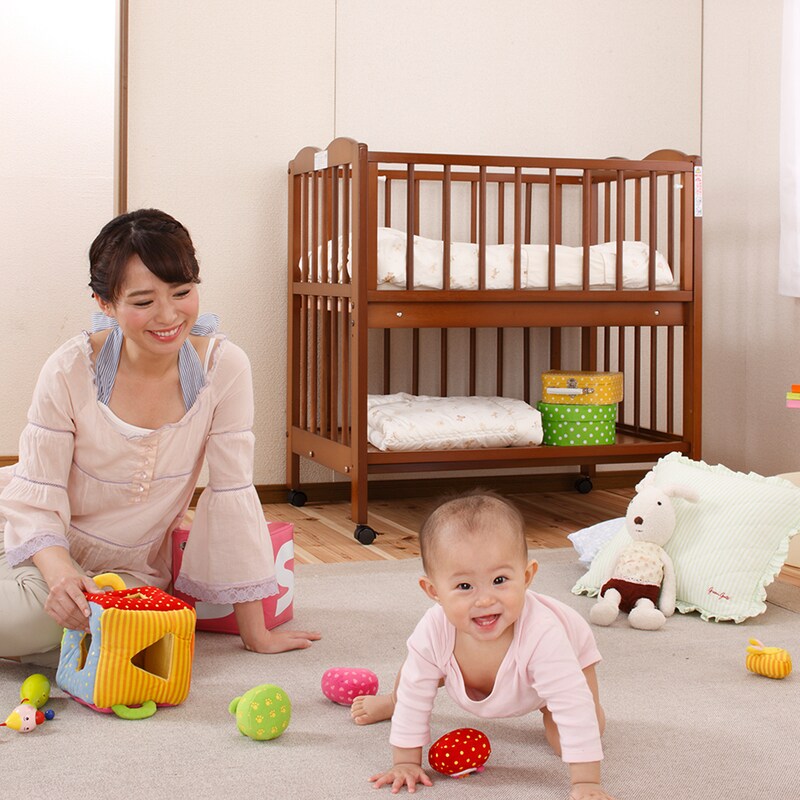 低ホルマリンのスライド収納棚付コンパクトベビーベッド ［日本製  