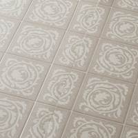 横に複数枚並べて敷いた際に、つなぎ目の部分の柄が合わないことがあります。