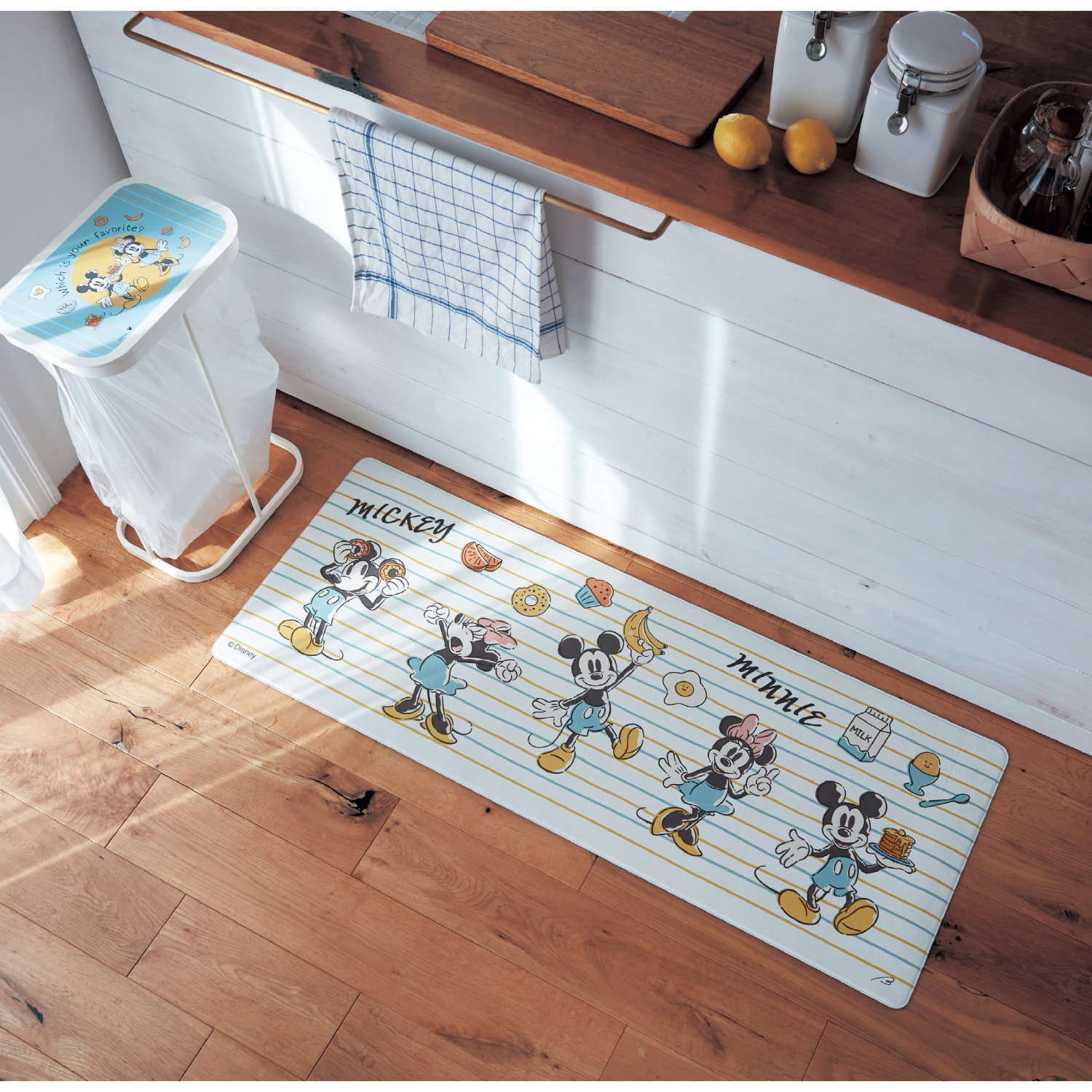 もっちりした踏み心地の拭けるキッチンマット(選べるキャラクター)(ディズニー/Disney) もっちりした踏み心地の拭けるキッチンマット(選べるキャラクター)(ディズニー/Disney)