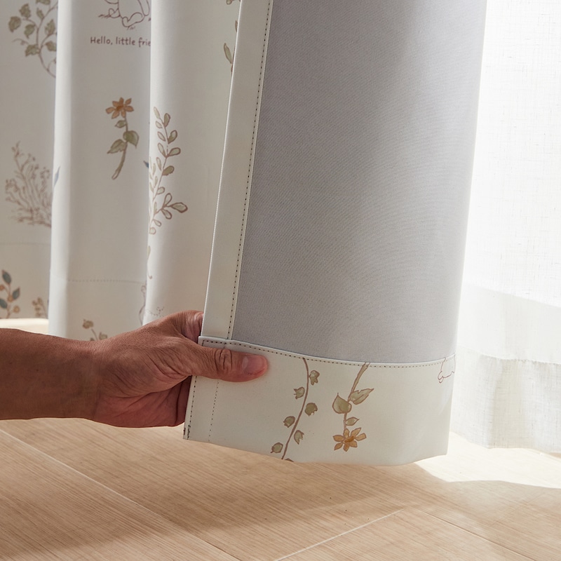 裏面アップ／裏地がなくても遮光性が高い特殊な生地を使用