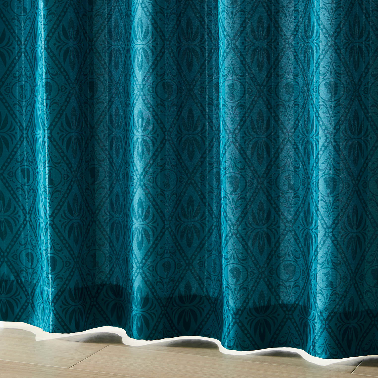 贅沢仕上げのジャカード織の遮光・遮熱カーテン「アナと雪の女王」(ディズニー/Disney) 贅沢仕上げのジャカード織の遮光・遮熱カーテン「アナと雪の女王」(ディズニー/Disney)