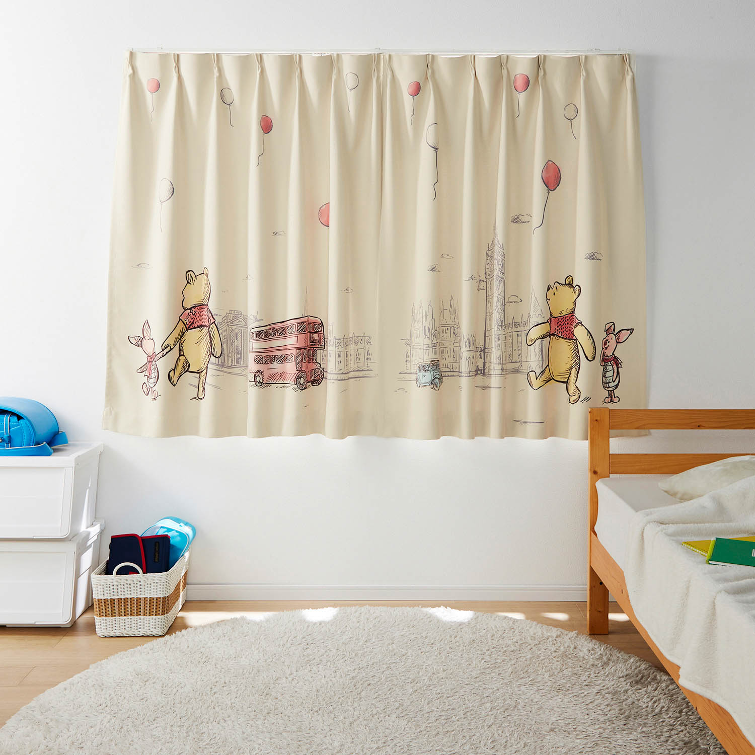 一枚絵のような遮光・遮熱カーテン 「くまのプーさん」(ディズニー/Disney) 一枚絵のような遮光・遮熱カーテン 「くまのプーさん」(ディズニー/Disney)