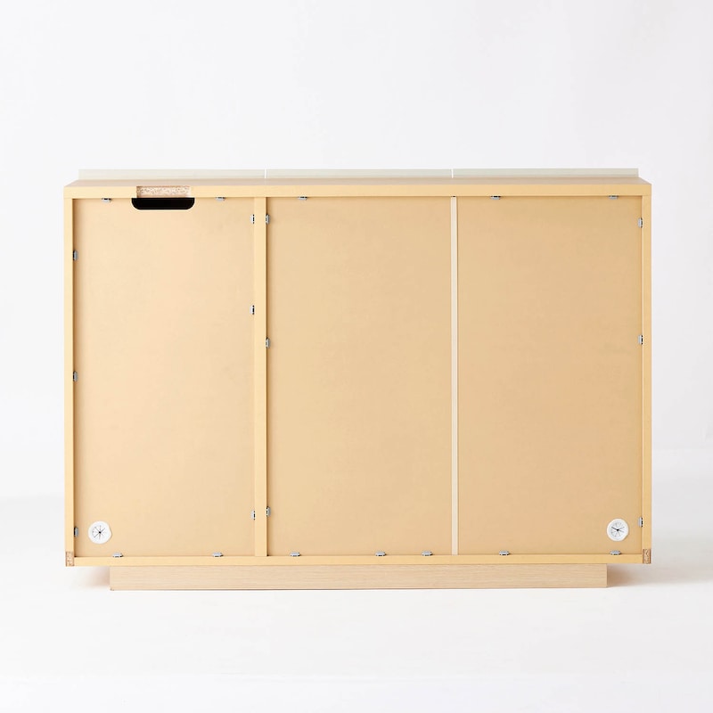 背面にはコード穴がついています／幅120cm