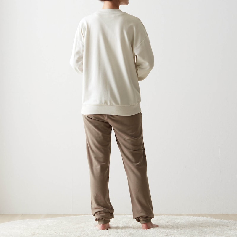 モデル身長168㎝・Mサイズ着用　※写真は撮影用のため、股下+4cmになります。