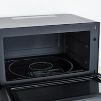 庫内サイズは約20Lと、普段使いしやすいコンパクトなサイズ感