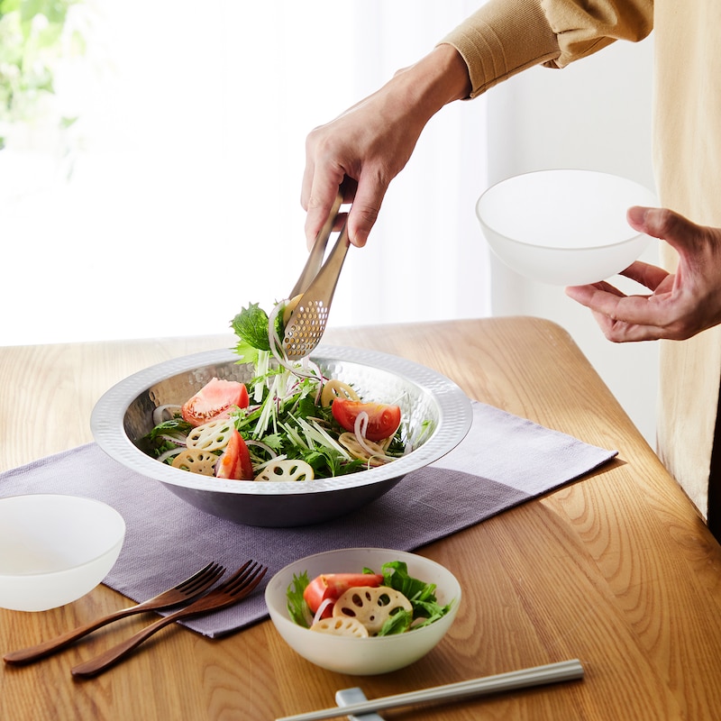 ちょっとした料理も出来ますので、出来上がったらそのままテーブルにも